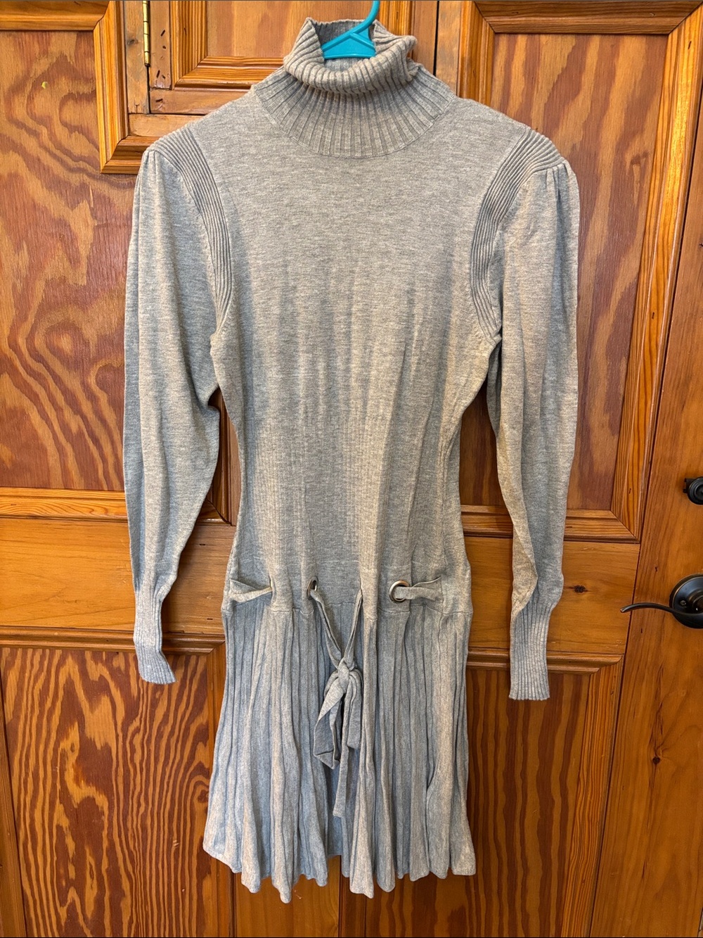 VENUS Gray Turtleneck Long-Sleeve Knit Dress